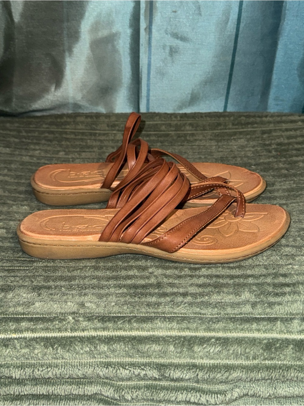 b.o.c. Women's Brown Multi-Strap Slide Sandals